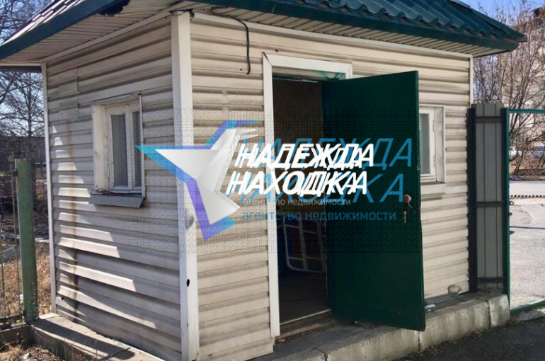 Сдается в аренду домик под обувную мастерскую.