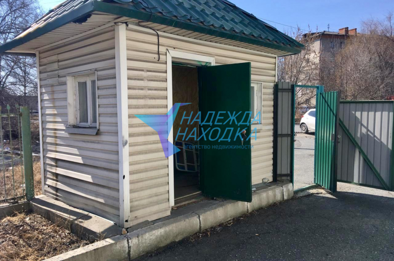 Сдается в аренду домик под обувную мастерскую.