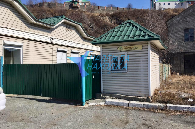 Сдается в аренду домик под обувную мастерскую.