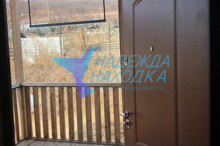 Продается 1/2 жилого дома. п. Козьмино.