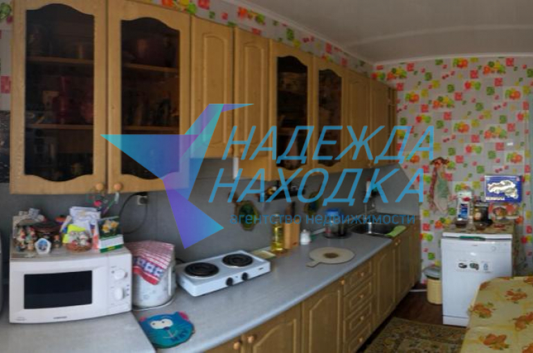 Продается 1/2 жилого дома. п. Козьмино.