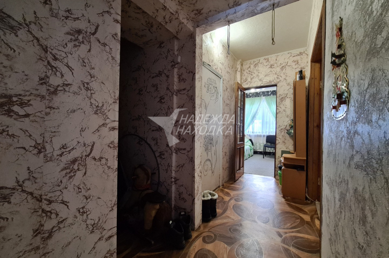 Продажа Двухкомнатная квартира. Врангель.