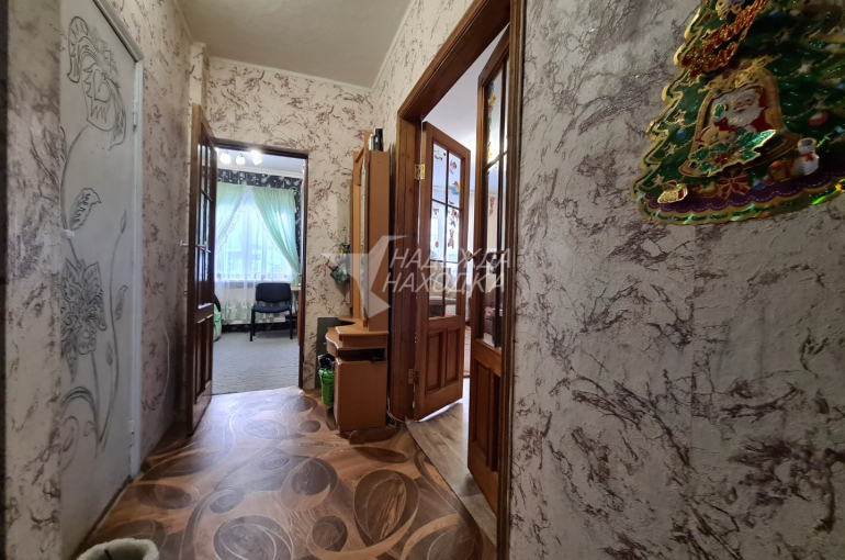 Продажа Двухкомнатная квартира. Врангель.