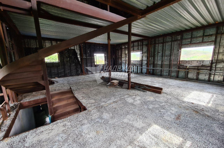 Продажа трехэтажный дом ул. Садовая 72