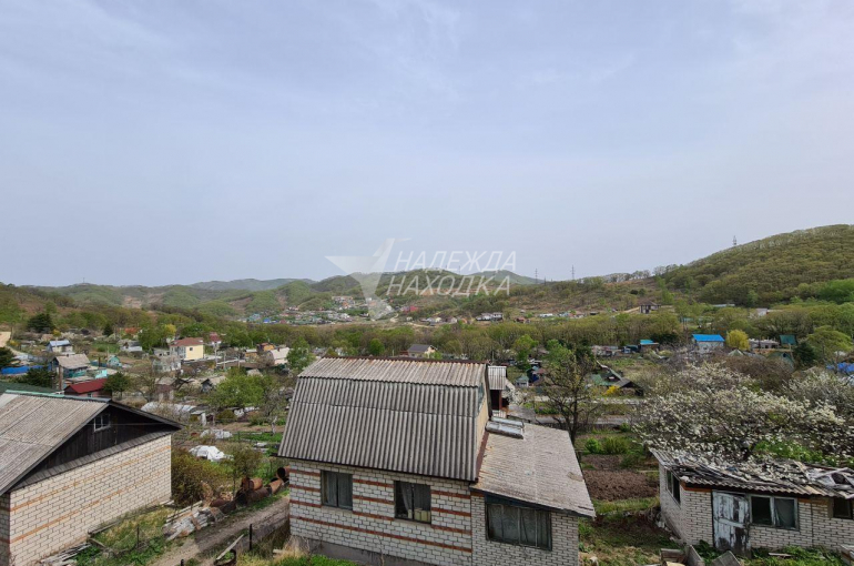 Продажа трехэтажный дом ул. Садовая 72