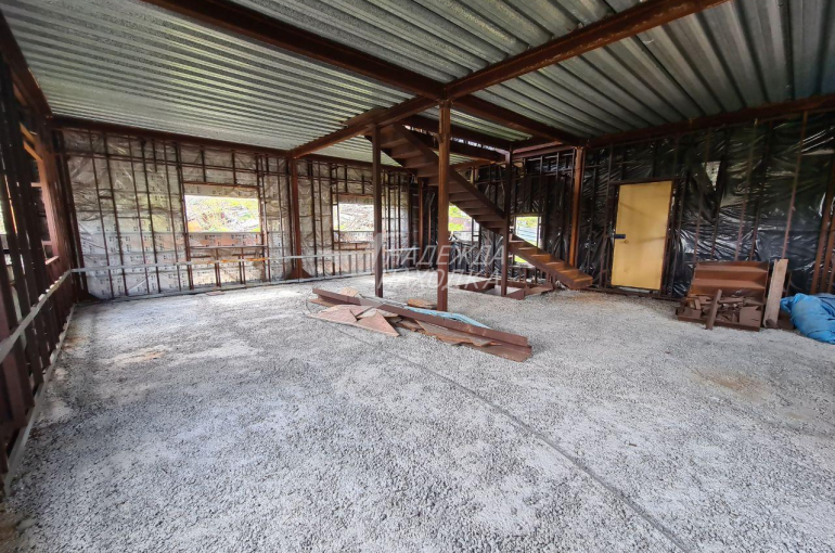 Продажа трехэтажный дом ул. Садовая 72