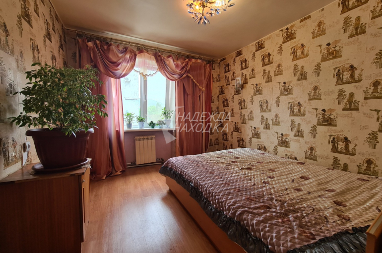 Продажа Четырехкомнатная Квартира с Балконом.
Спортивная 35