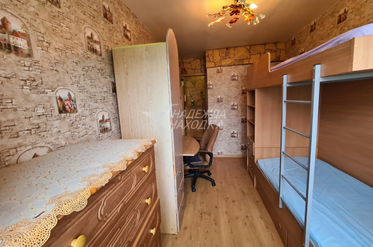 Продажа Четырехкомнатная Квартира с Балконом.
Спортивная 35