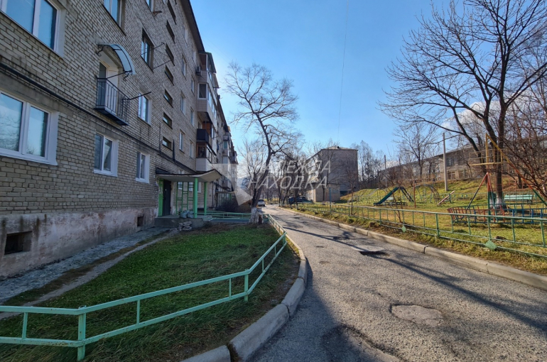 Продажа Четырехкомнатная Квартира с Балконом.
Спортивная 35