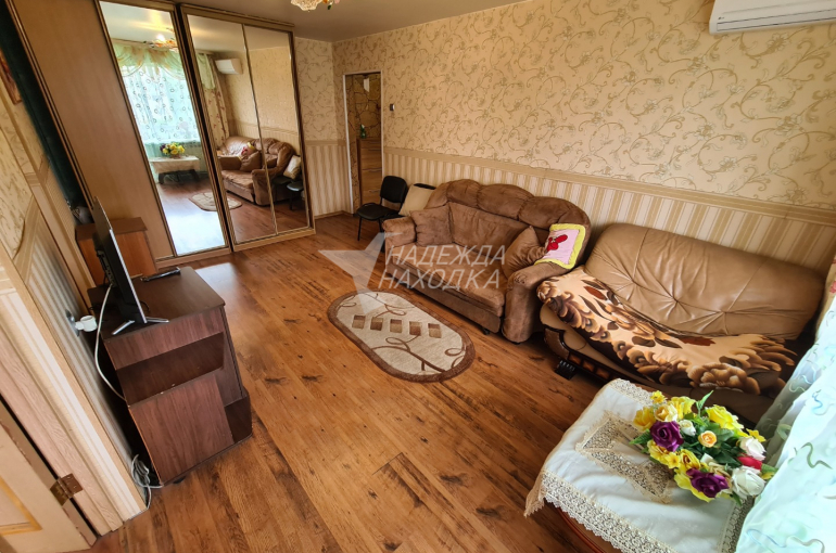 Продажа Четырехкомнатная Квартира с Балконом.
Спортивная 35