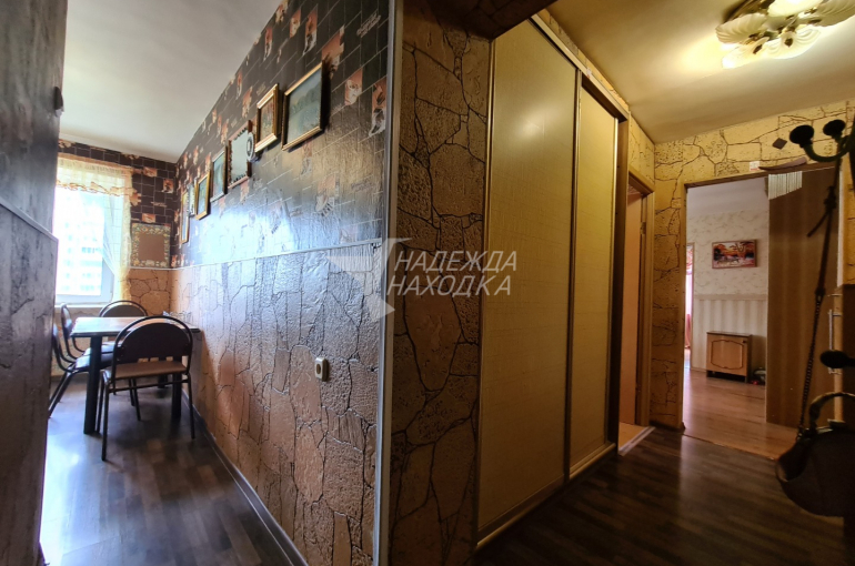 Продажа Четырехкомнатная Квартира с Балконом.
Спортивная 35