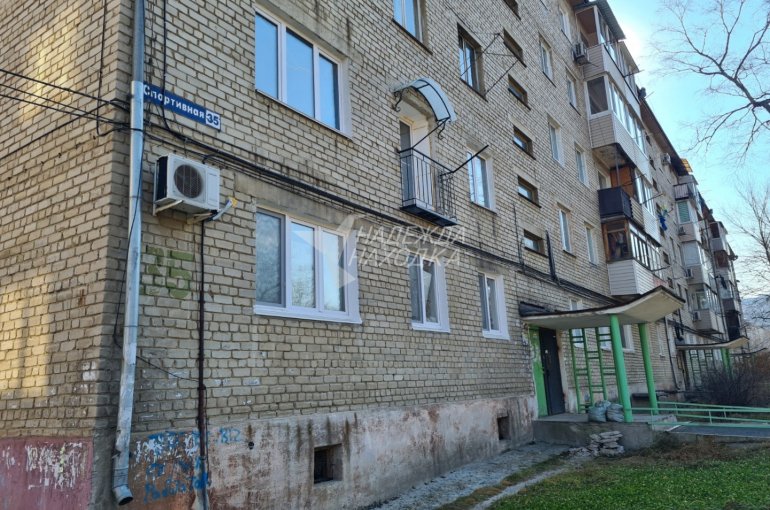 Продажа Четырехкомнатная Квартира с Балконом.
Спортивная 35