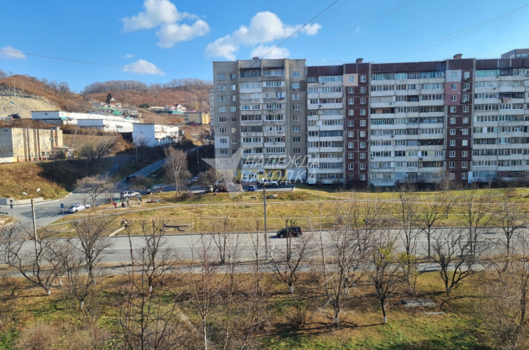 Продажа Четырехкомнатная Квартира с Балконом.
Спортивная 35