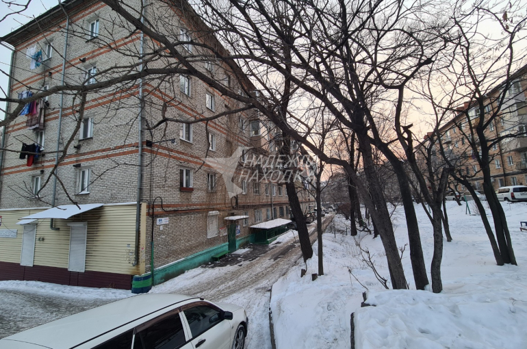 Продажа Трехкомнатная квартира с Балконом. Рыбный порт