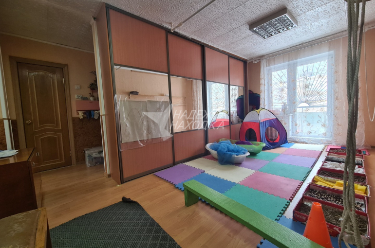 Продажа Двухкомнатная квартира. 2 этаж с балконом