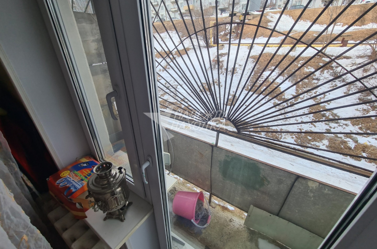 Продажа Двухкомнатная квартира. 2 этаж с балконом