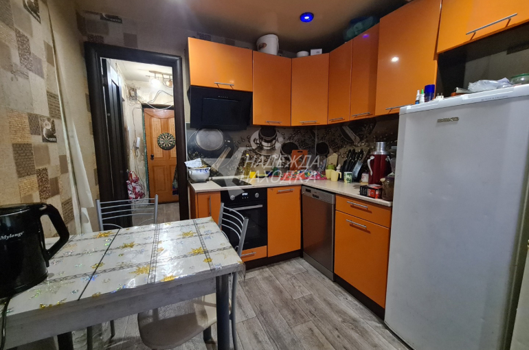 Продажа Двухкомнатная квартира. Врангель