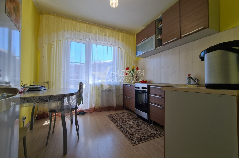 Продажа Двухкомнатная квартира с Двумя Балконами. Врангель.