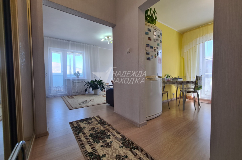 Продажа Двухкомнатная квартира с Двумя Балконами. Врангель.