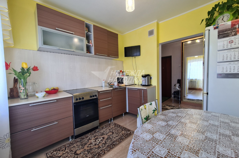 Продажа Двухкомнатная квартира с Двумя Балконами. Врангель.