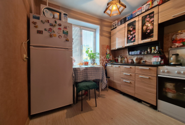 Продажа Двухкомнатная квартира. 3 этаж с Балконом